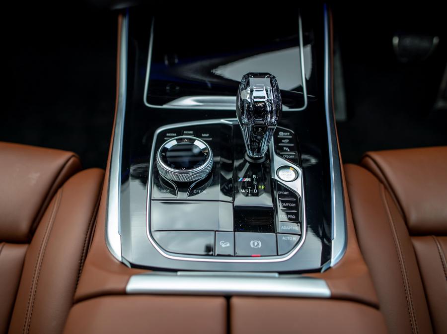 Детали интерьера BMW X5 M50d (G05) 2018 года  (AU) (фото 12 из 34)